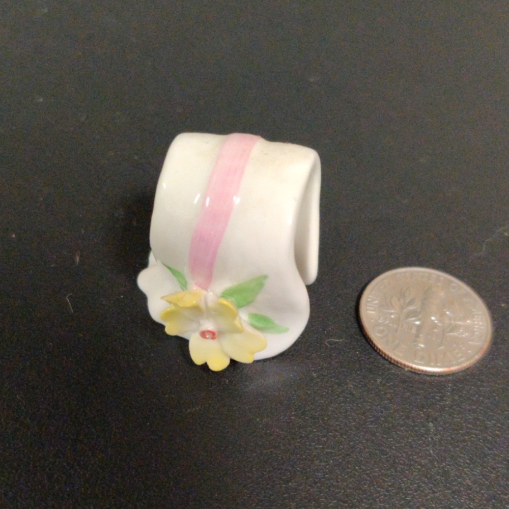 Adorable Francesca bonnet thimble